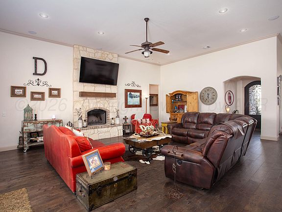 4th image of 8403 Shadywood Dr