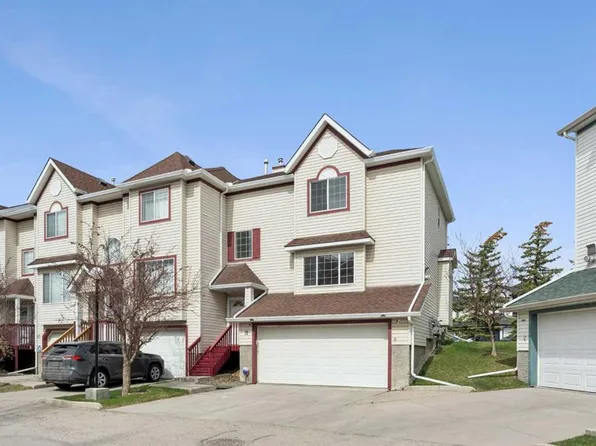 15 SW Rocky Ridge Gate NW #11, Calgary, AB T3G 4P6