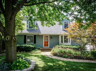 3401 Ridge Rd, Island Lake, IL 60042