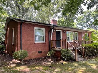 706 12th Ave NE, Hickory, NC 28601