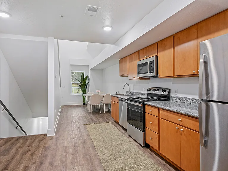 Coopers Landing Apartments — Photo 7