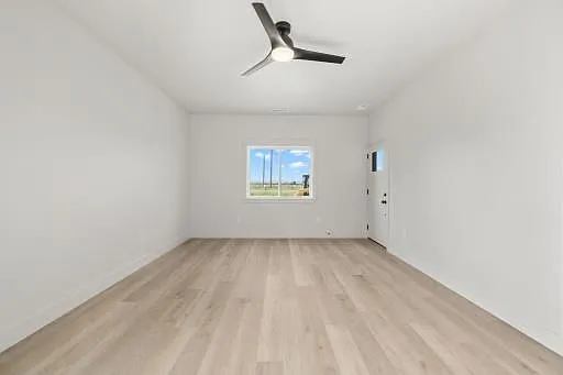 2 bed, 1.0 bath, $1,675 — Photo 4