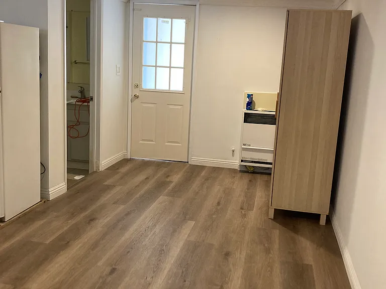 2619 Hermosa Ave — Photo 2