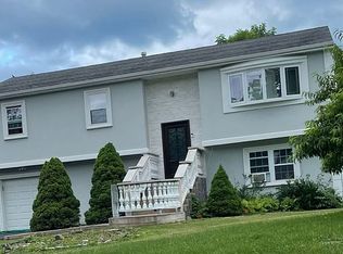 8 Center Hill Rd, Monroe, NY 10950