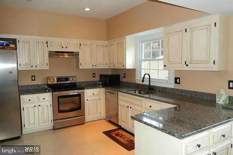 5512 Massachusetts Ave — Photo 31