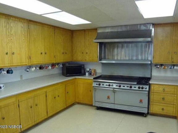 3rd image of 1701 S Thornburg St Space 11
