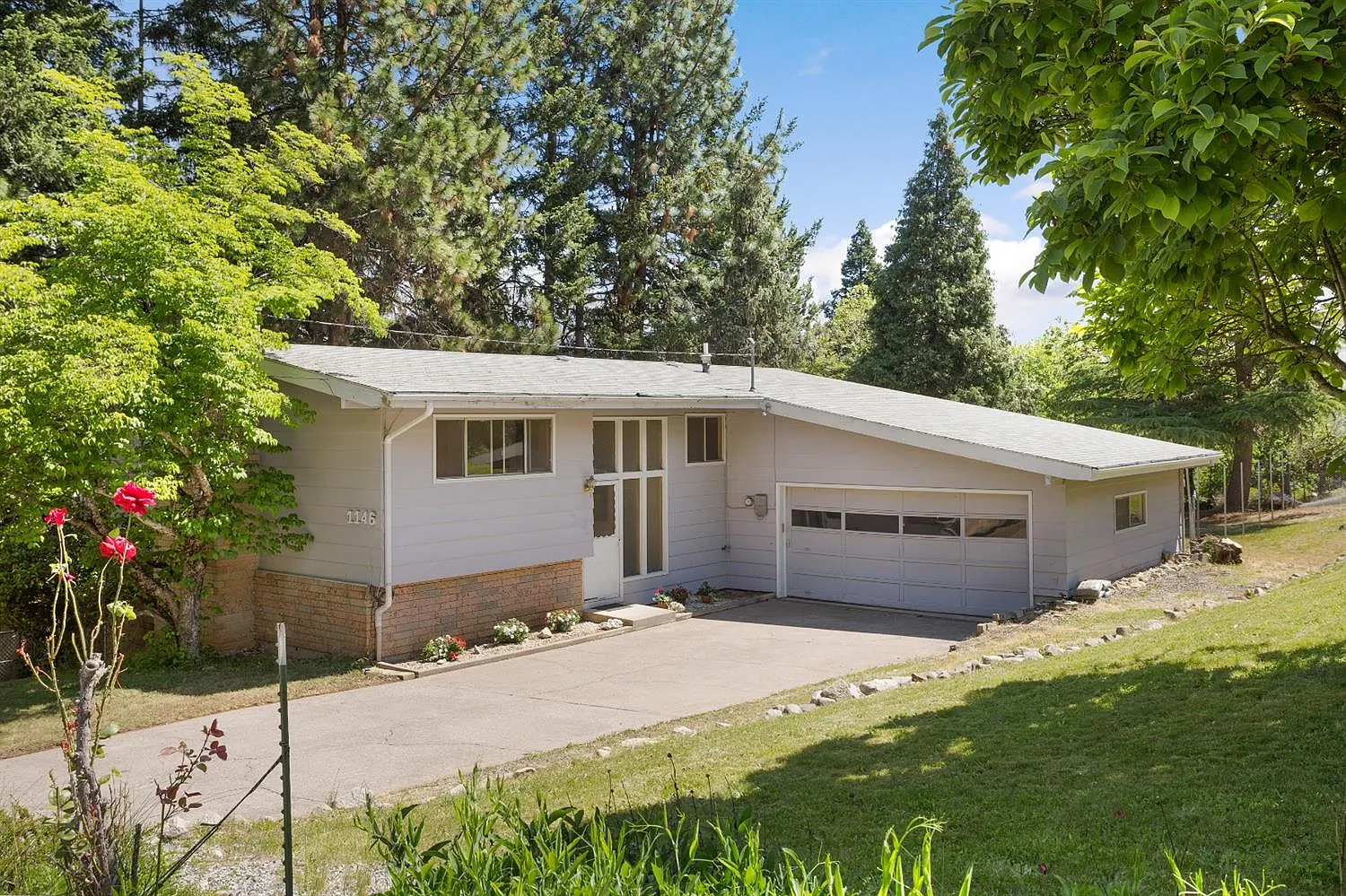 1146 Beswick Way photo 1