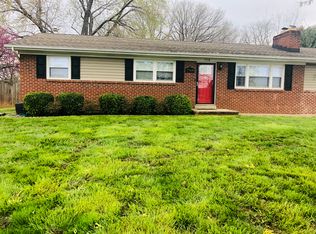 7719 Huron Dr, Gainesville, VA 20155