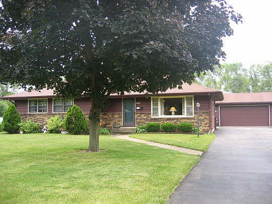 1st image of 905 Clifford Ave E