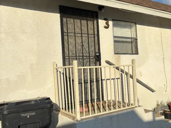 5100 Pierce Pl #3, Bakersfield, CA 93308