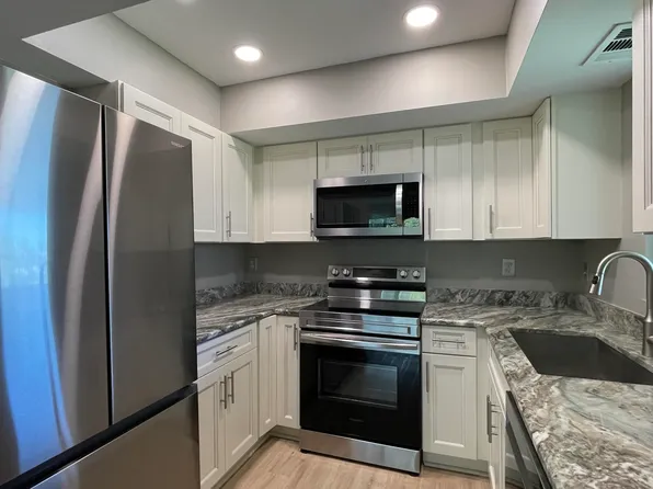 1566 SE Royal Green Cir V203, Port Saint Lucie, FL 34952