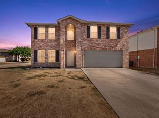 3040 Clemente Dr, Grand Prairie, TX 75052