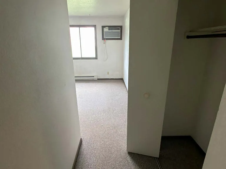 507 S Railroad Ave #9 — Photo 3