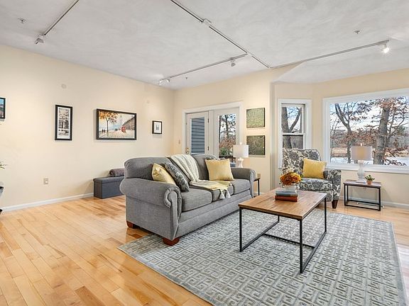 5th image of 1200 Salem St APT 176