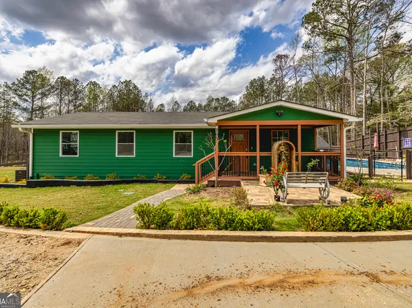 168 Lake View Dr, Grantville, GA 30220