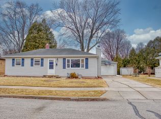 931 Coppens Rd, Green Bay, WI 54303