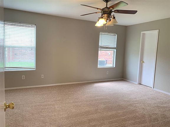 5th image of 6736 Meadow Way Ln