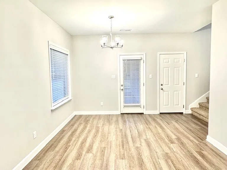 305 Azalea Dr — Photo 6