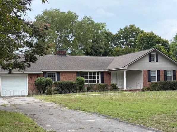 430 Hallmark Rd, Fayetteville, NC 28303