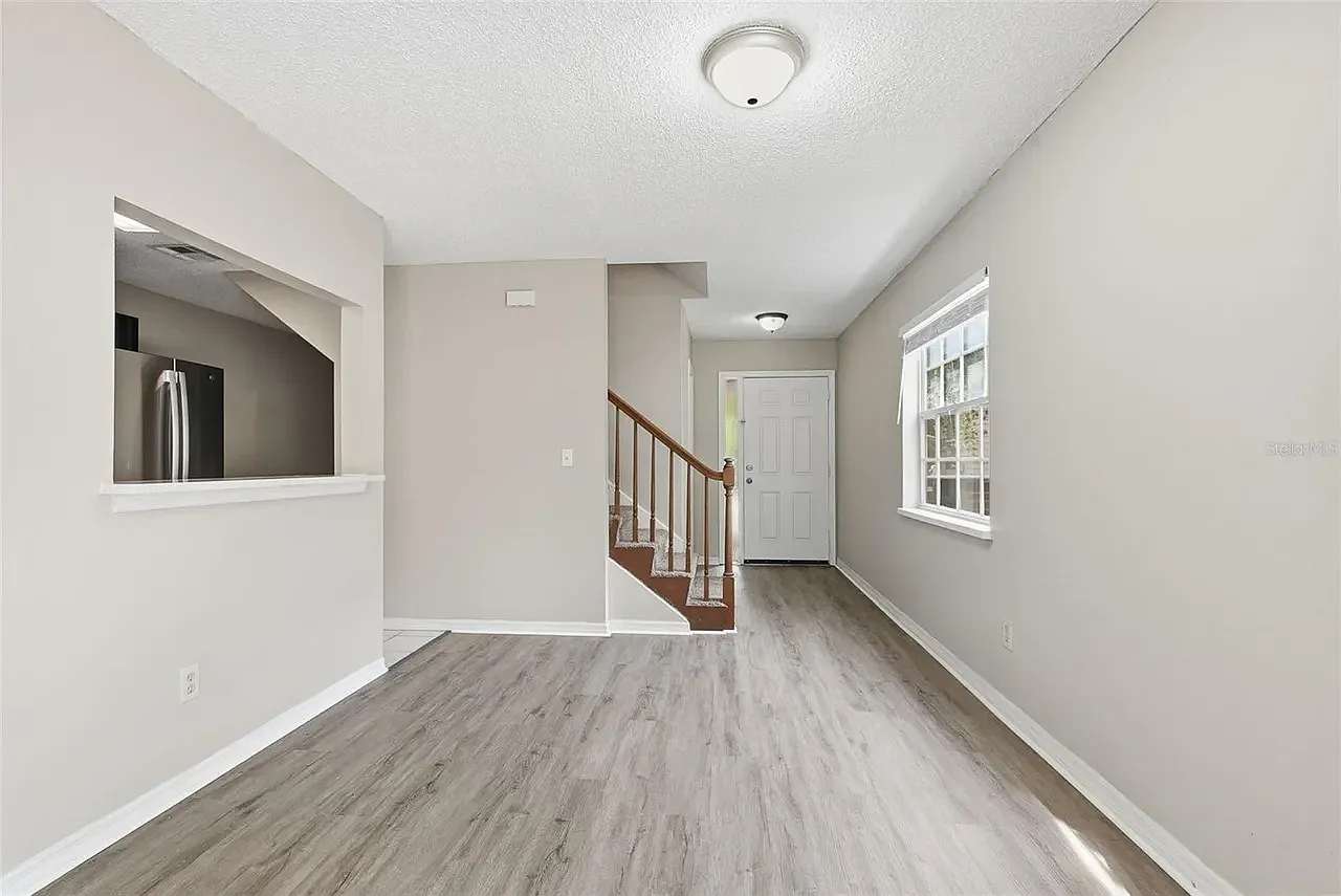 3 bed, 2.5 bath, 1600 sqft, $2,700 — Photo 1