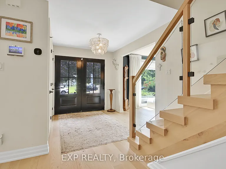 895 Dresden Cres — Photo 8