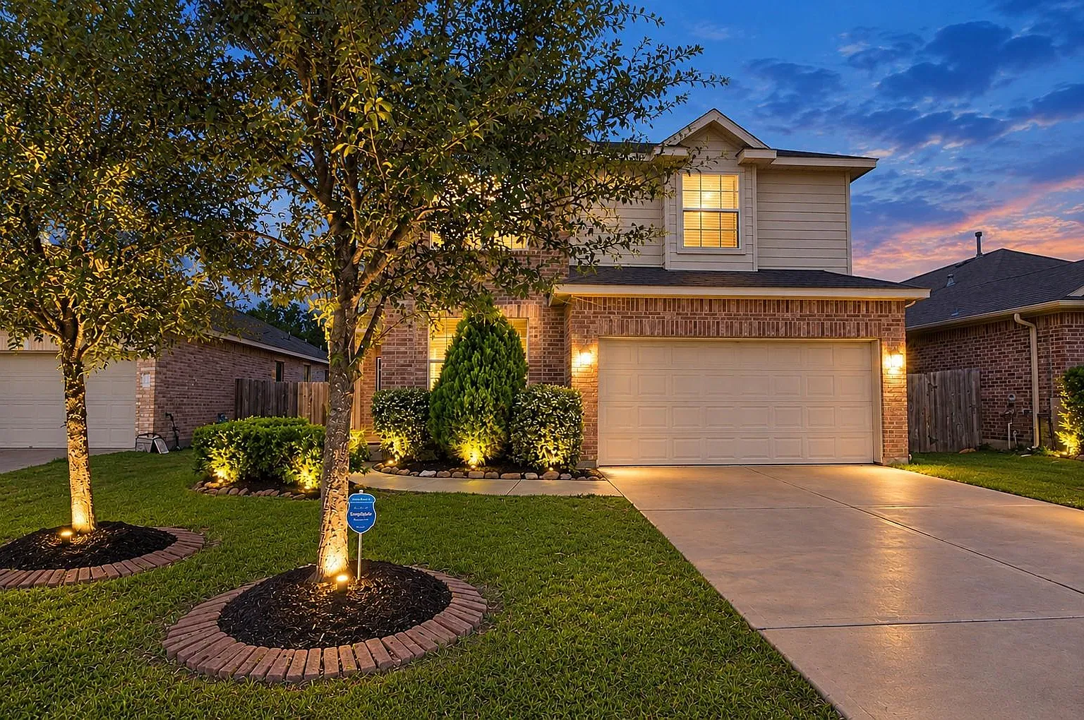 3 bed, 2.5 bath, 2202 sqft, $2,100 — Photo 1
