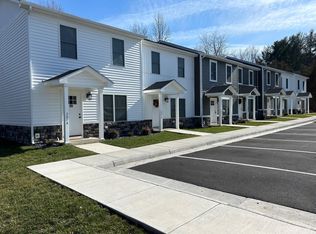 203 12th St #A, Grottoes, VA 24441