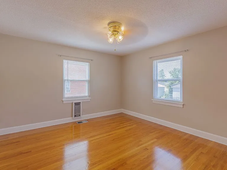 505 N Market St — Photo 11
