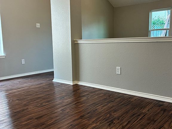2nd image of 5115 Wedgewood Dr