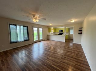 14370 Main Market Rd, Burton, OH 44021