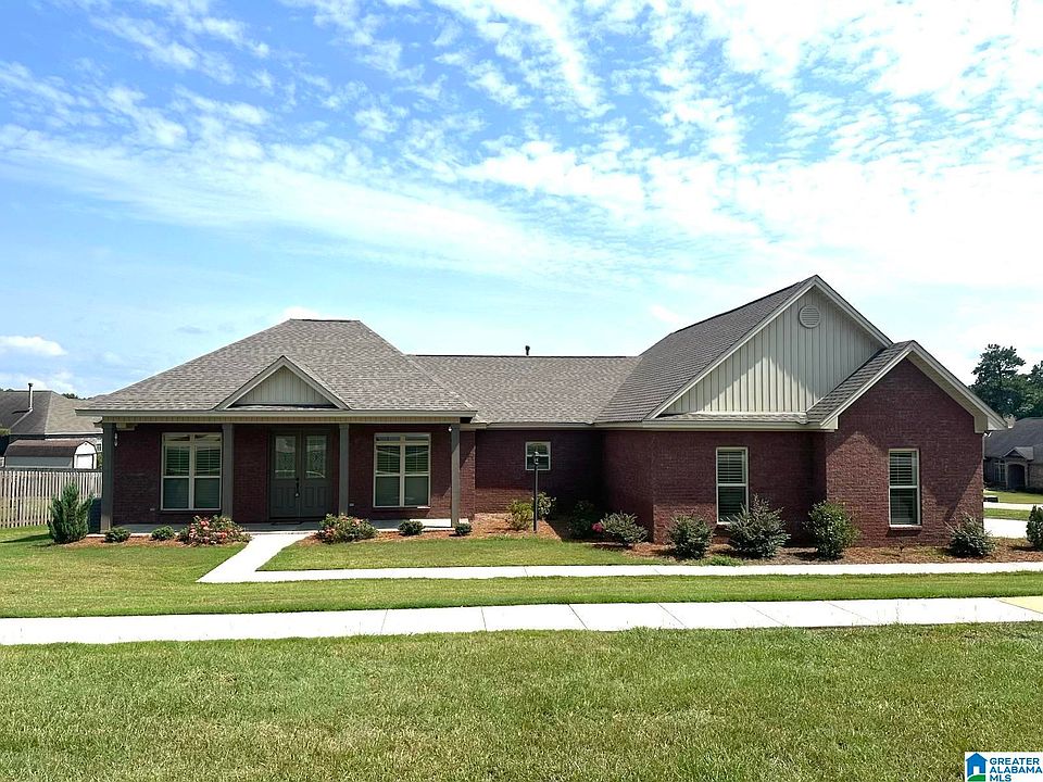 1st image of 215 Village Trl