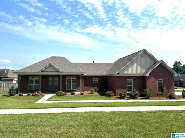 215 Village Trl, Wetumpka, AL 36093