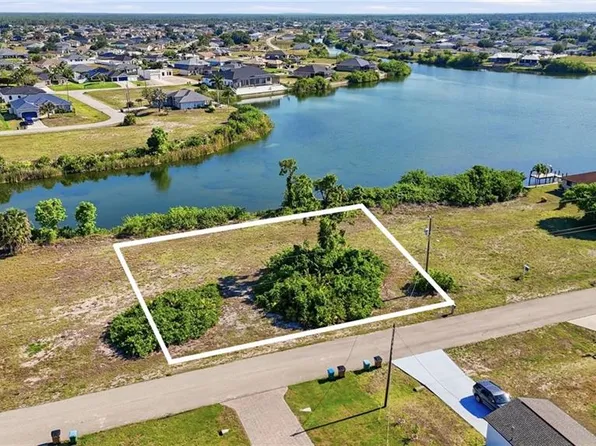 527 NW 24th TER, CAPE CORAL, FL 33993