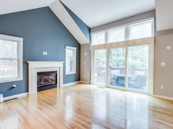 17 Wayside Path, Plymouth, MA 02360