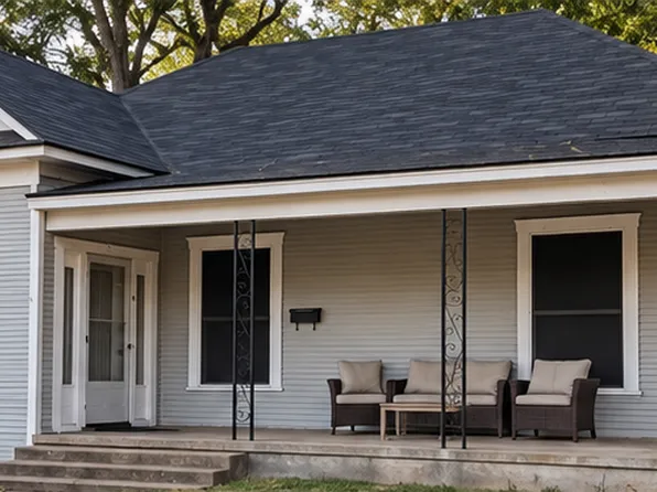 208 W Brenken St, Hearne, TX 77859