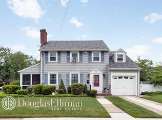 58 Davis St, Freeport, NY 11520