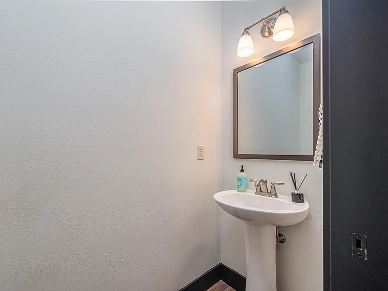 2340 NW Bens Ct — Photo 19