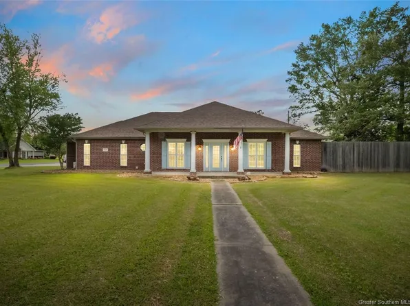 1126 W Diamond Cir, Lake Charles, LA 70611