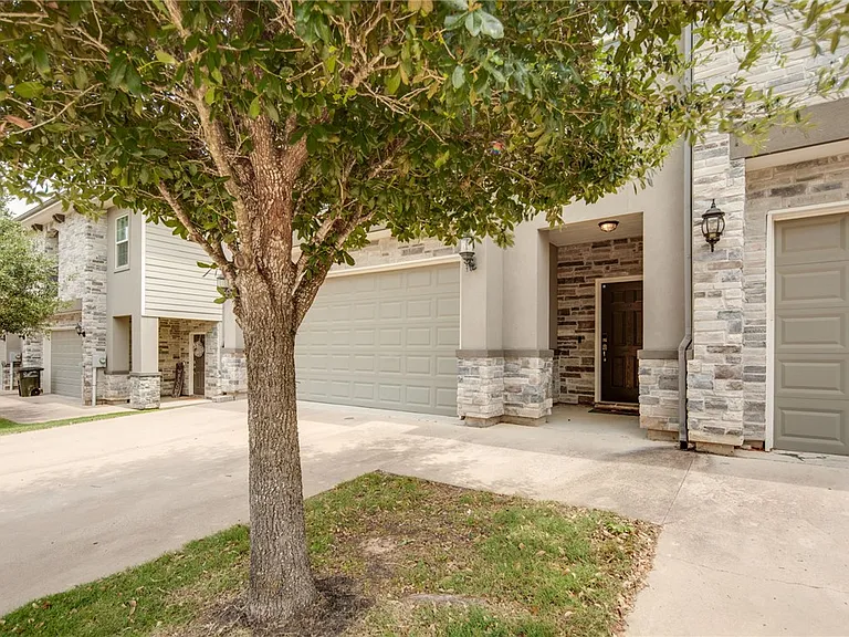 3433 Summerway Dr — Photo 3