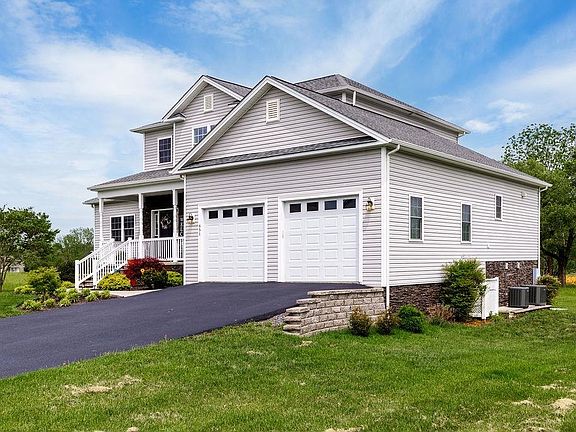 3rd image of 651 Barrows Ct