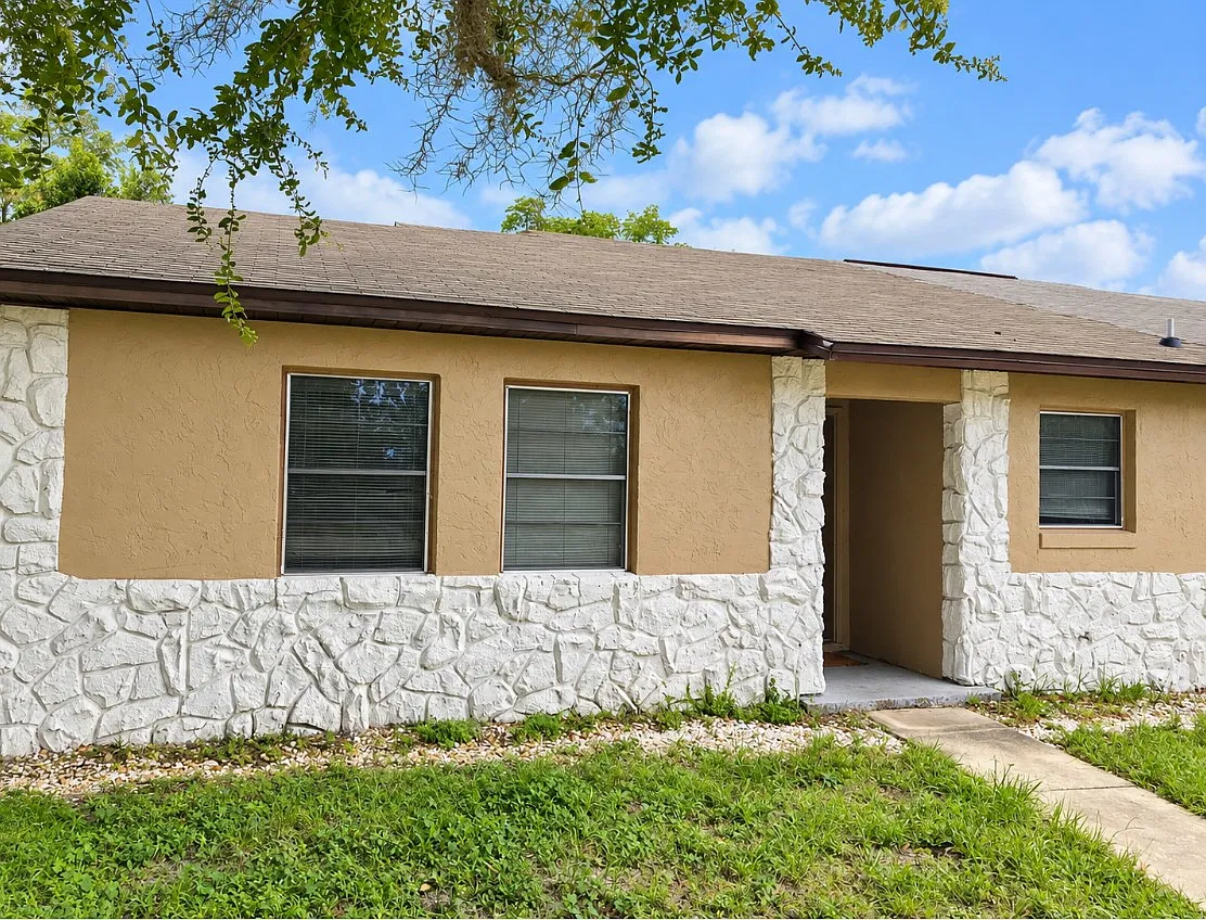 2 bed, 994 sqft, $1,550 — Photo 3