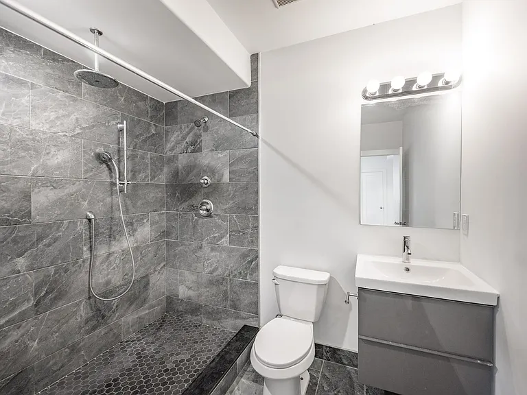 1642 N Marshall Street — Photo 16