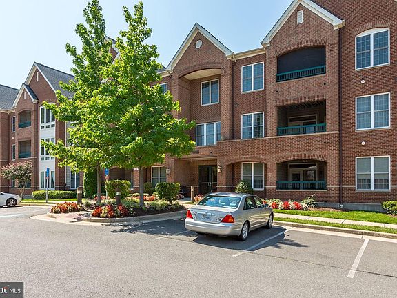 3rd image of 7065 Heritage Hunt Dr APT 103