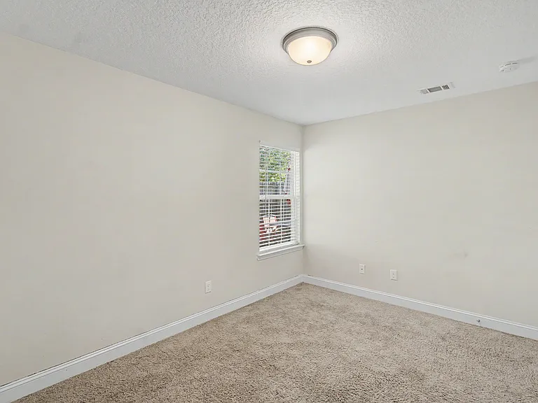 225 Augusta Way — Photo 15