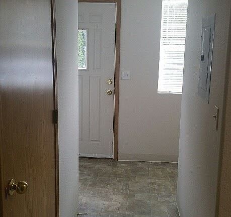 4th image of 6106 NE Hazel Dell Ave APT 4