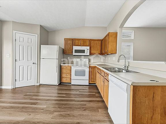 3rd image of 10717 Hanover Ct