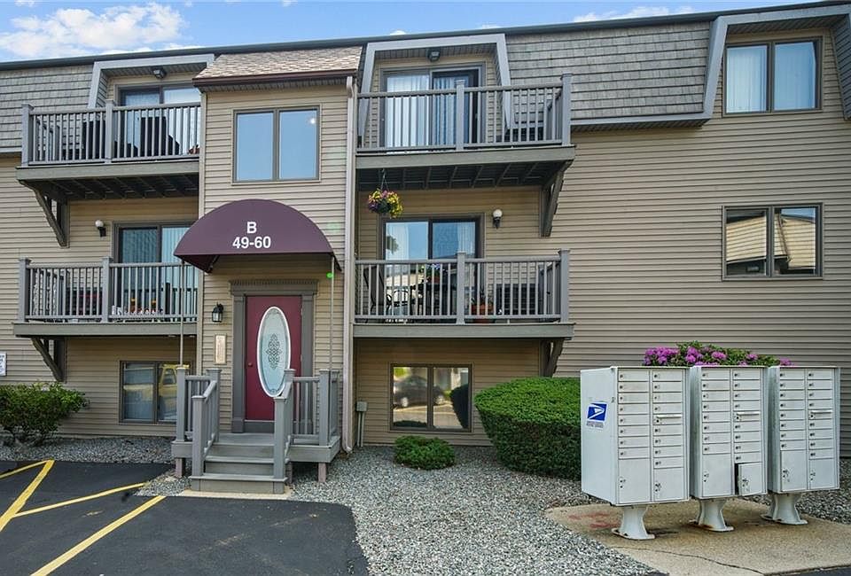 52 Village Ct 52, West Warwick, RI 02893 Zillow