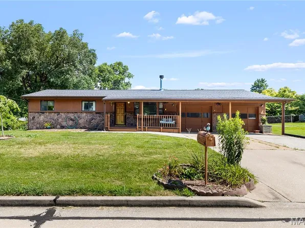 85 Susan Dr, Saint Charles, MO 63301
