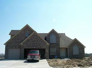 2677 Hillview Dr, New Palestine, IN
