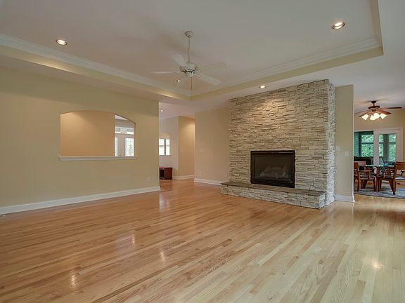 4th image of 205 Osage Dr